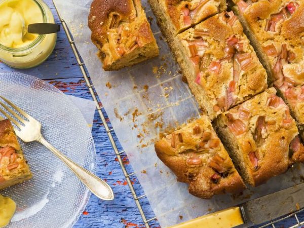 mary berry rhubarb cake