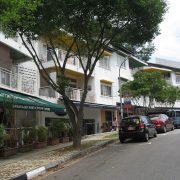 25 Jalan Merah Saga