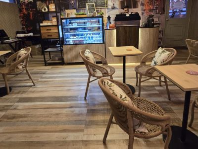 Café with WiFi Near Me