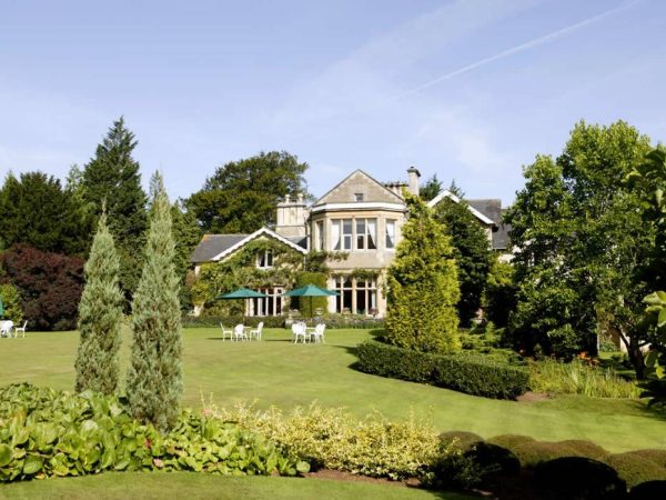 Homewood Park Hotel & Spa Bath