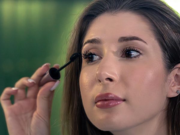 How to Get Rid of Eyelash Glue